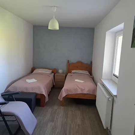 度假居 Domekpodgrusza